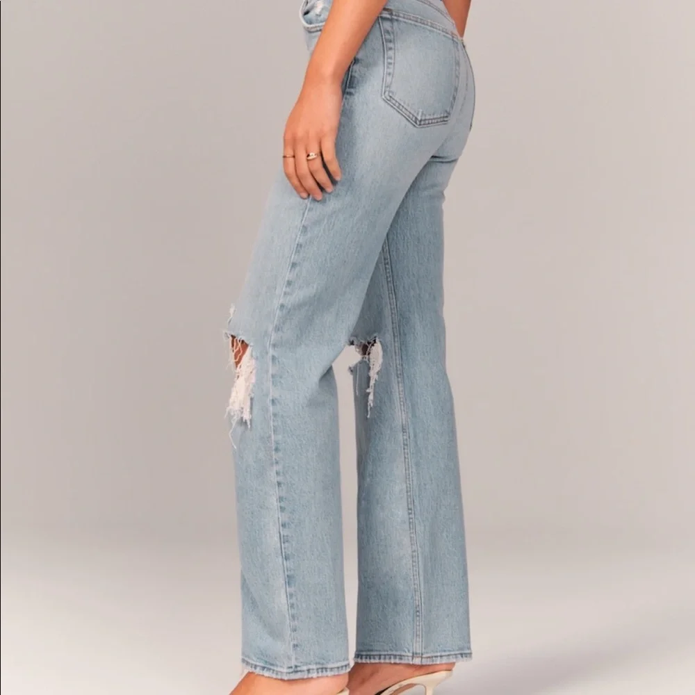 Abercrombie & Fitch High Rise Jeans - Picture 3 of 8